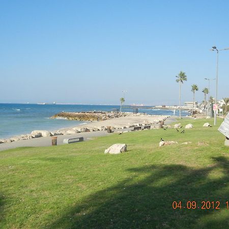 Beach Place Apartments Haifa Exterior photo